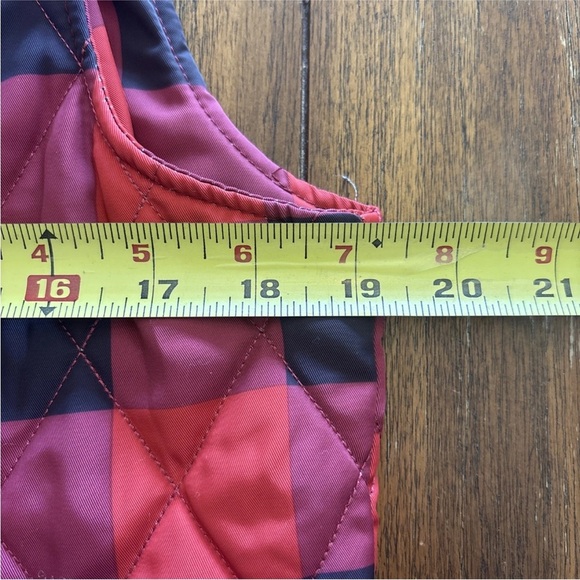 Charlie Paige Women’s Plaid Quilted Vest With Ruffle Size M - Picture 7 of 12